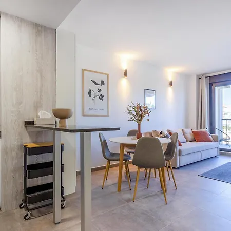 Apartment 1 Bedroom Lovely In *