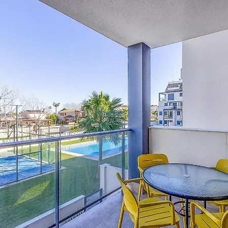 1 Bedroom Lovely In Apartment *