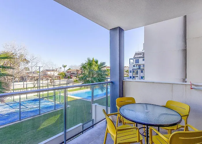 1 Bedroom Lovely In Apartment *