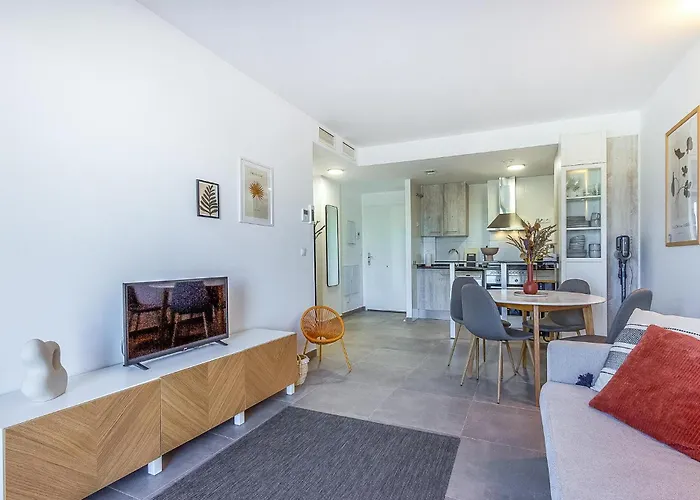 1 Bedroom Lovely In Daire Denia