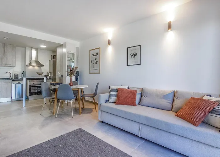 1 Bedroom Lovely In *